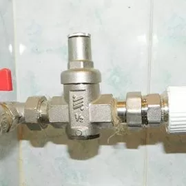 Устройство редуктора давления воды